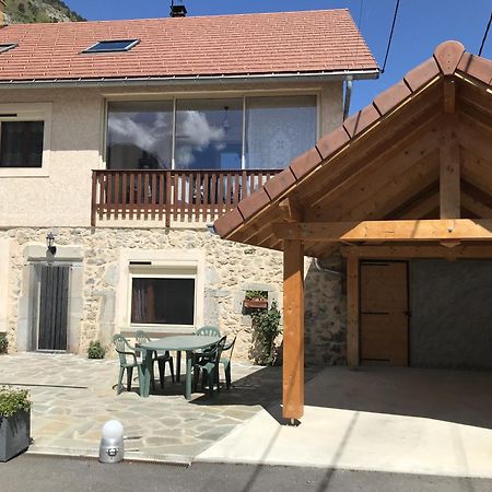 Le Rocher Des Ducs, Vue Sur Montagne, Abris Voitures Et Motos Le Glaizil Exterior foto