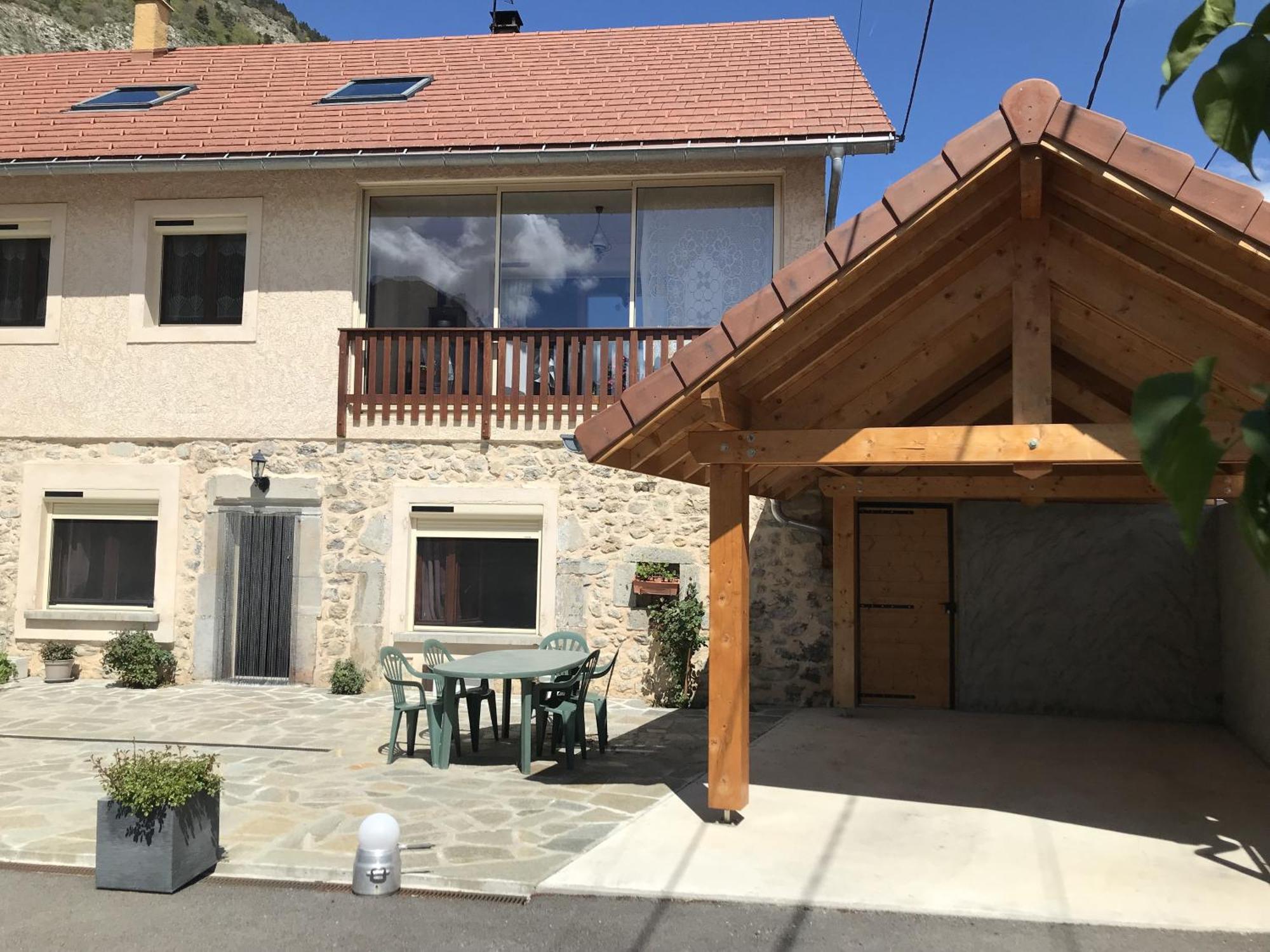 Le Rocher Des Ducs, Vue Sur Montagne, Abris Voitures Et Motos Le Glaizil Exterior foto